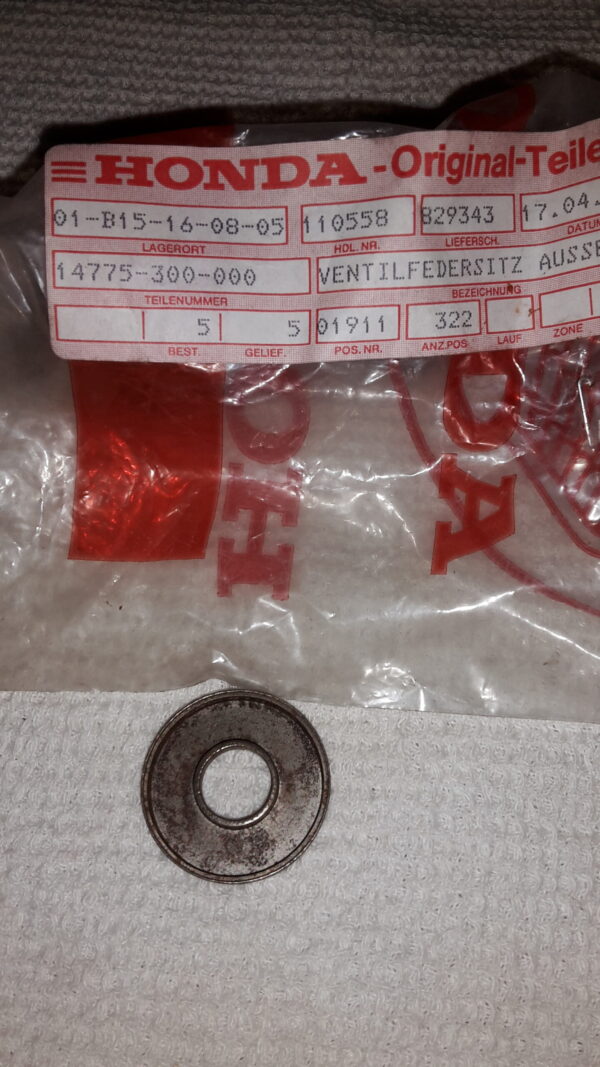 Seat, Spring passend bei CB750.K1 ect.
