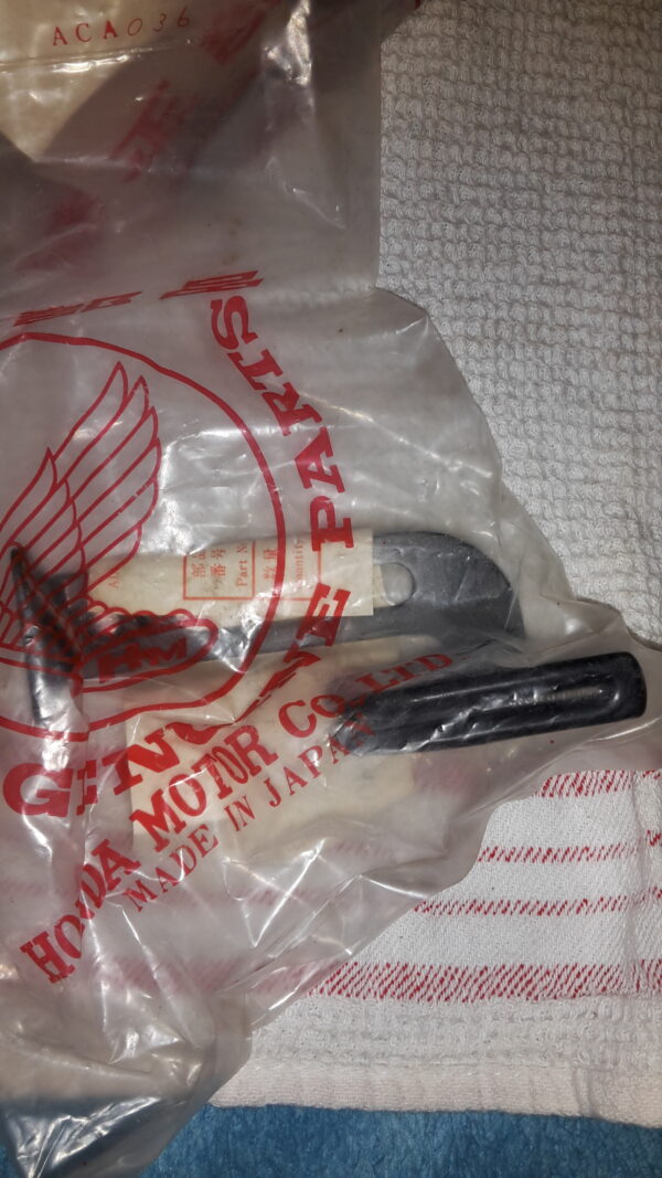 CLIP VINYL TUBE MTX80R-W