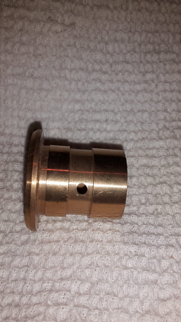 T6B010 BUCHSE MESSING OBEN
