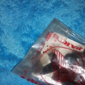 RUBBER CAP. FUEL TANK RR. CB550K1-P