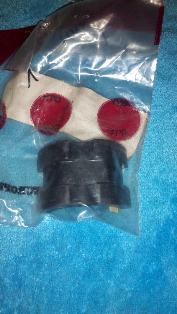 CUSHION FR.TANK XR200RA-RC