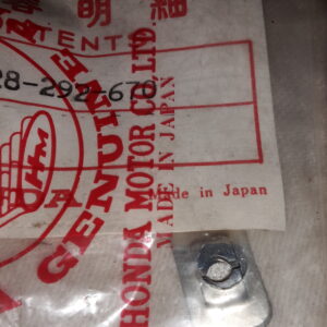 NUT, UNIT HOLDER CB450K1-