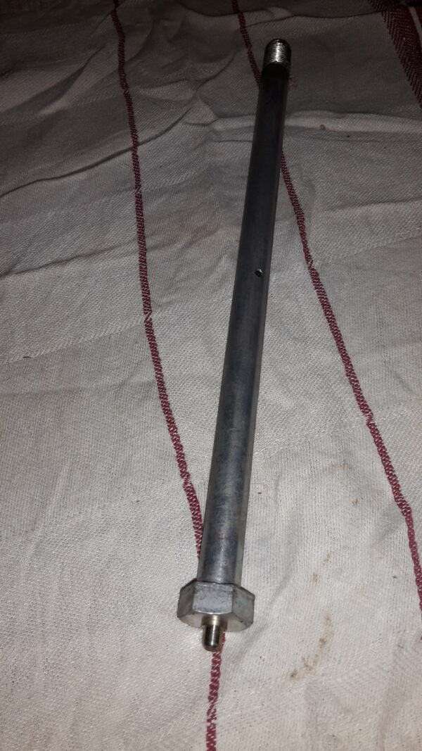 BOLT, FORK PIVOT CB450K1.