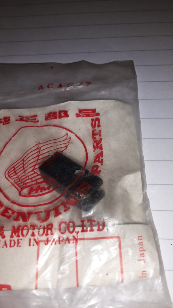 RUB:L.CASE DAMP.  CB400T-PA