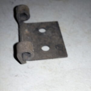 T8B075 SCHARNIERHÄLFTE FÜR GASPEDAL