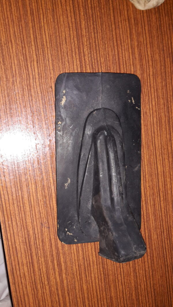 T9B069 HANDBREMSHEBELMANSCHETTE GEBRAUCHT