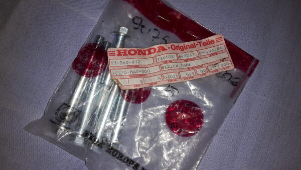 BOLT, FUEL.TANK.MTG,  XR500RB,RC