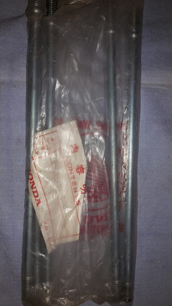 BOLT A.CYLIN.STUD. XL185SZ,SA