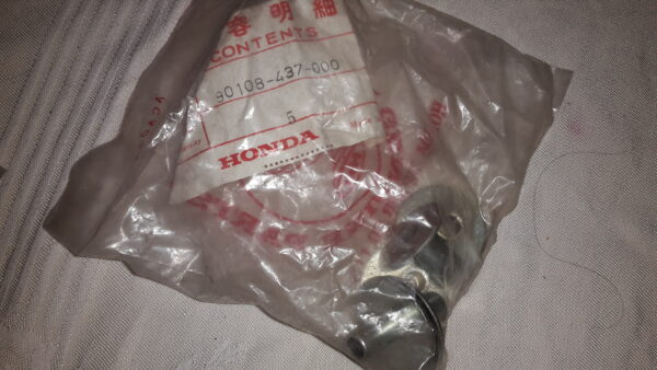 COLLAR, RR. FENDER, XL125SZ-SA