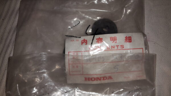 RUBBER, TAILLIGHT MOUNTING, CB250SB