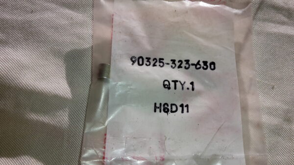 COLLAR, MUDGUARD, CB500-K2