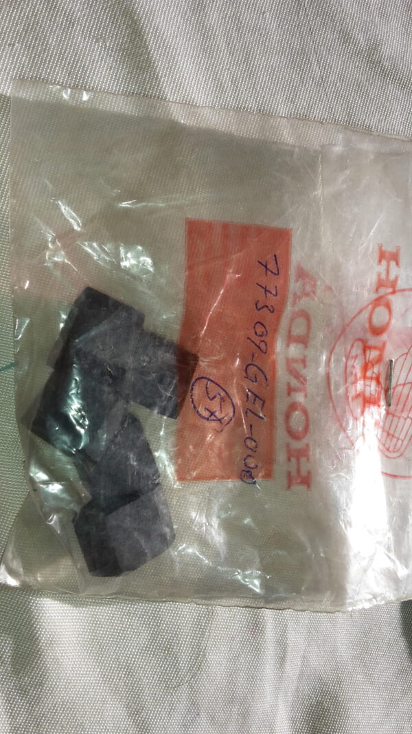 RUBBER STOPPER, MBX50C.D.E