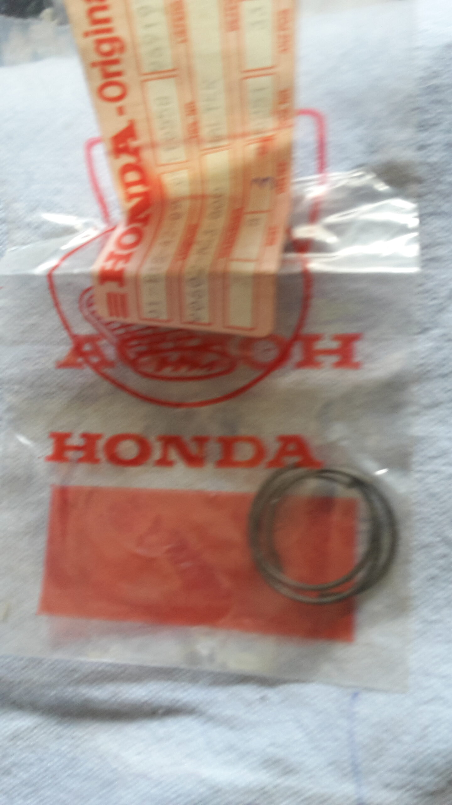 CLIP, PISTON PIN, XR500RD.RE