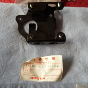 BRACKET, FENDER „NH-1“ SCHWARZ, MT80SC
