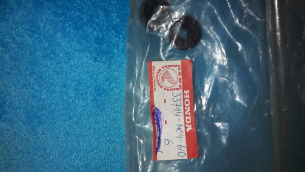 RUBBER, TAIL, BRKT, XL500SC