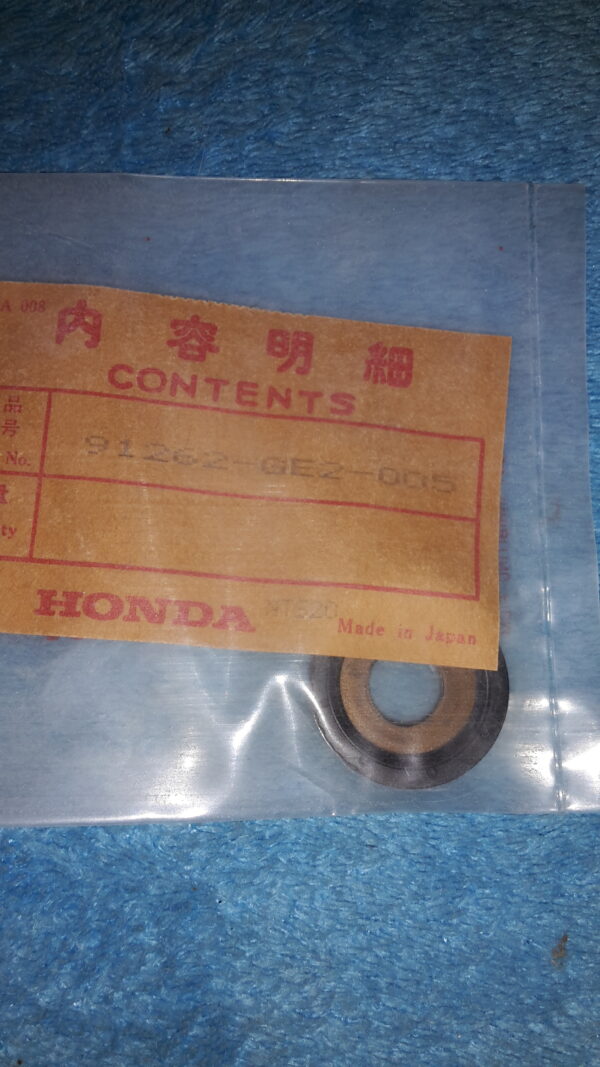 SEAL , CUSHION ARM, MBX50C.D.E