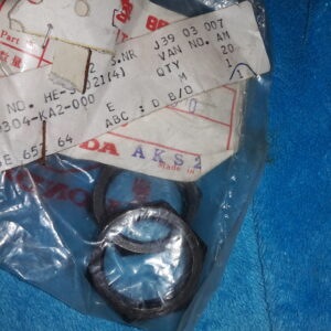 NUT STEERING STEM. XR200RB.RC