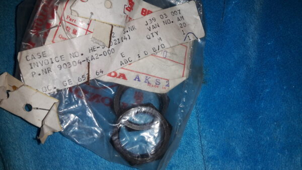 NUT STEERING STEM. XR200RB.RC