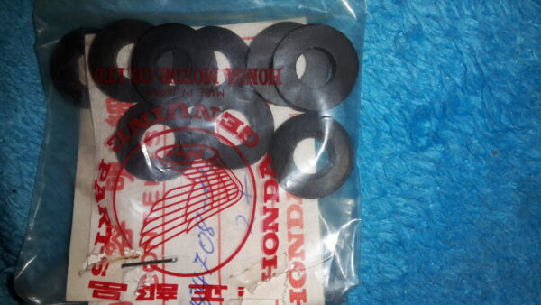 RUBBER B. TAIL LT. CF560-70Z.