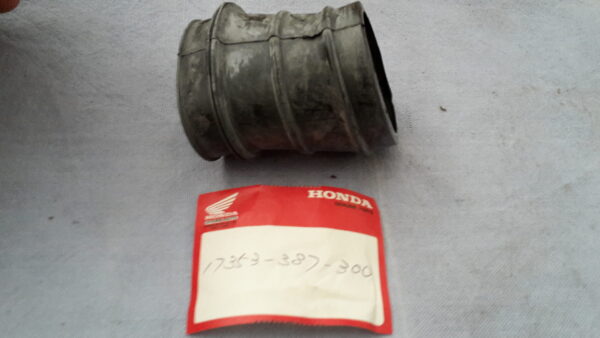 TUBE AIR CLEANER, CB360T1