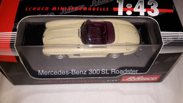 SCHUCO 02531 MERCEDES-BENZ ROASTER 1:43