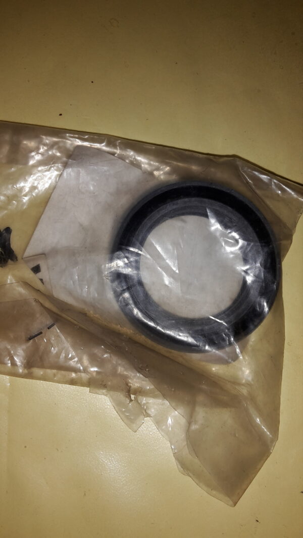 SIMMERRING 28x40x8 OIL SEAL