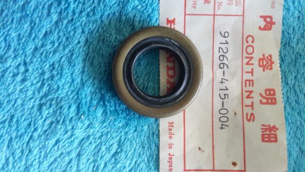 OIL SEAL 20x35x8 , CX500,DZ ,MIT METALL