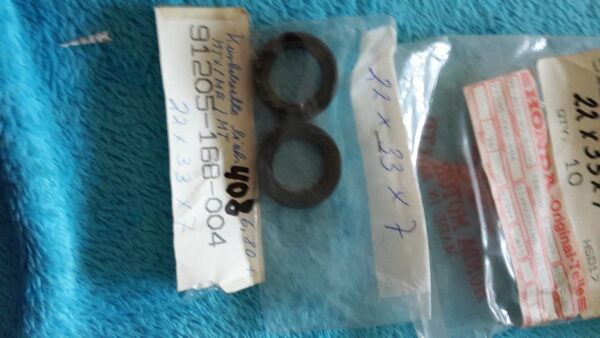 OIL SEAL 22x33x7 , H100