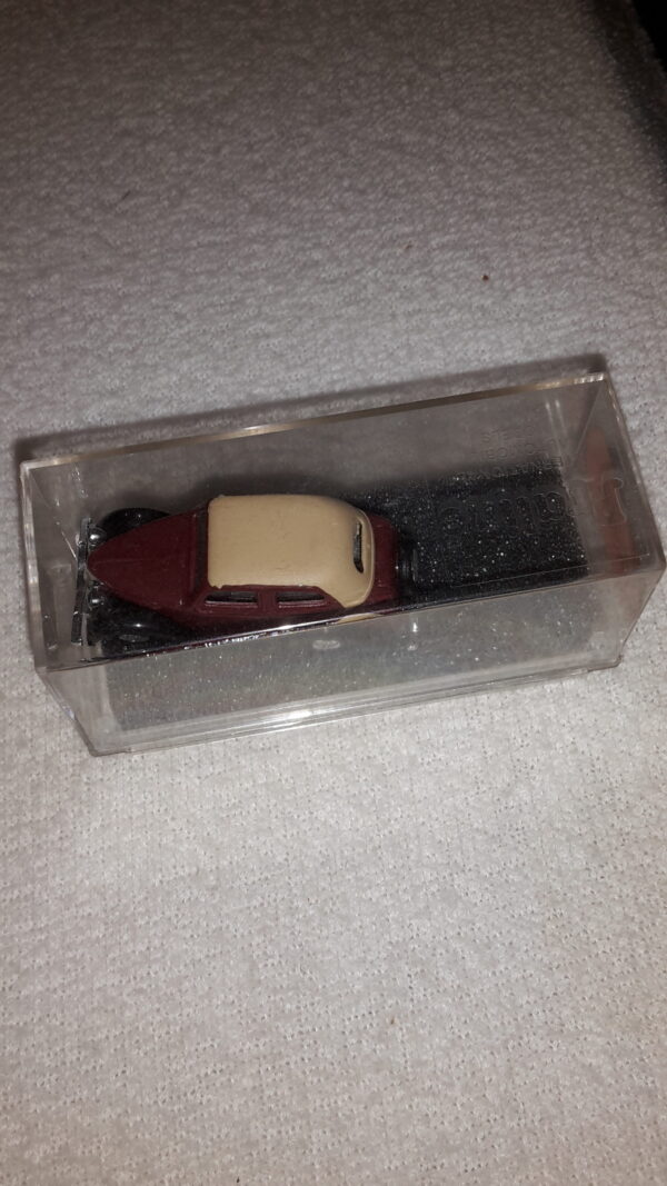 PRALINE FORD EIFEL 38`CABR. LIMO. GES. LX, 1:87