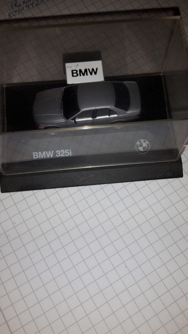 BMW 325i SILBER