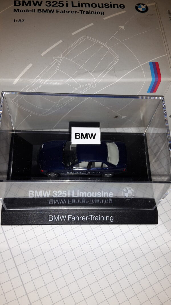 BMW 325i LIMOSINE FAHRER TRAINING 1:87