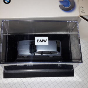 BMW 525i COMBI /TOURING SILBER, 1:87