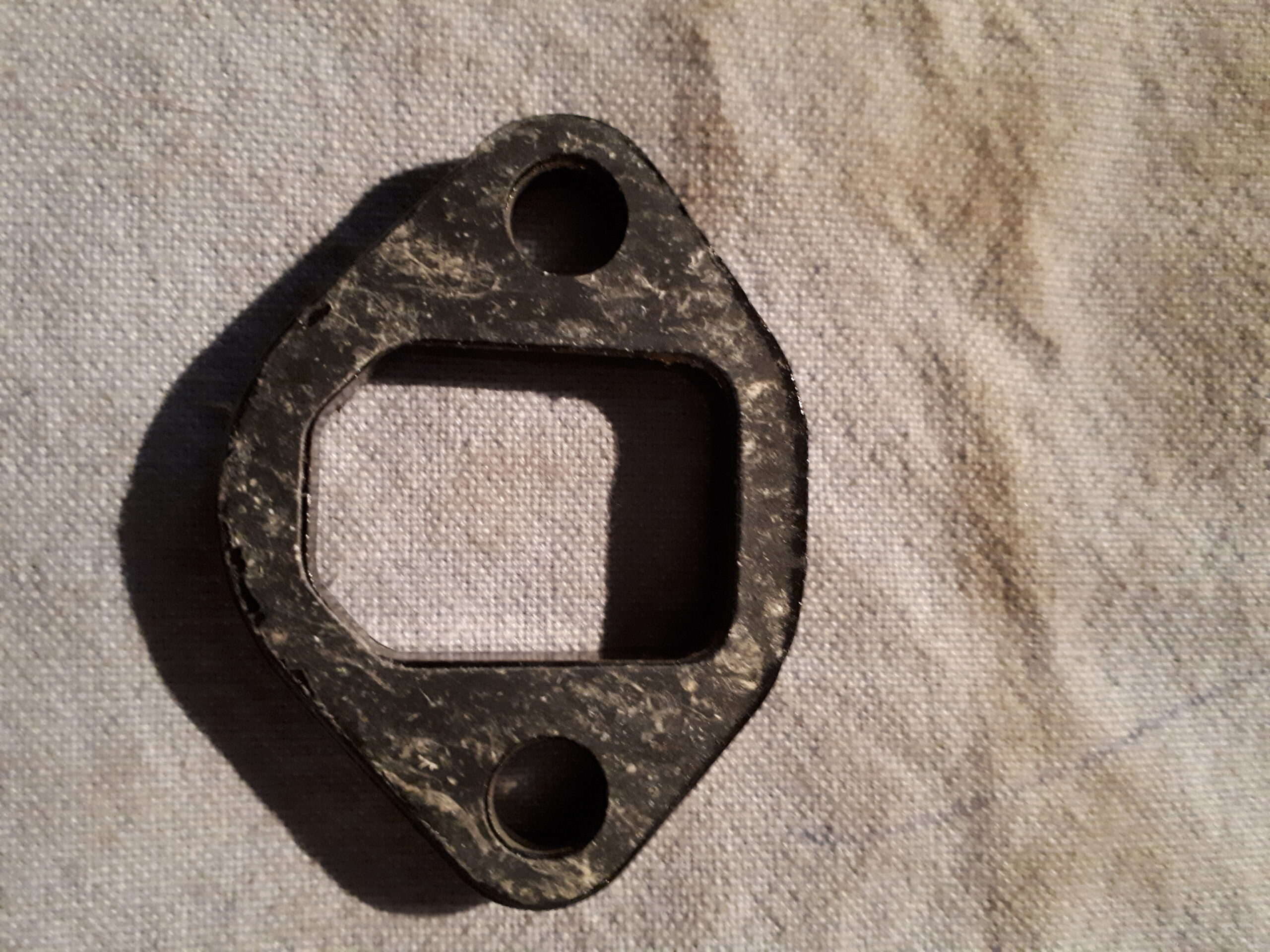 INSULATOR, PUMP. GL1000-LTD