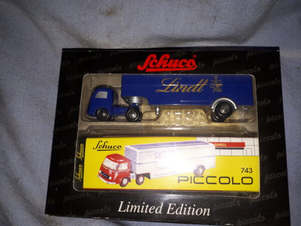 SCHUCO MB KOFFERSATTELZUG „LINDT“ 01836 1:90