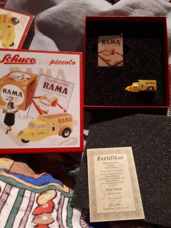SCHUCO SET „RAMA“ TEMPO DREIRAD 05116 1:90