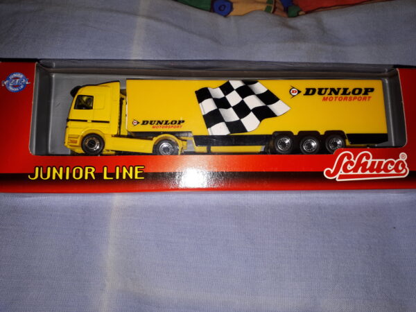 SCHUCO MERCEDES BENZ ACTROS KOFFERSATTELZUG „DUNLOP“ 22436 1:87