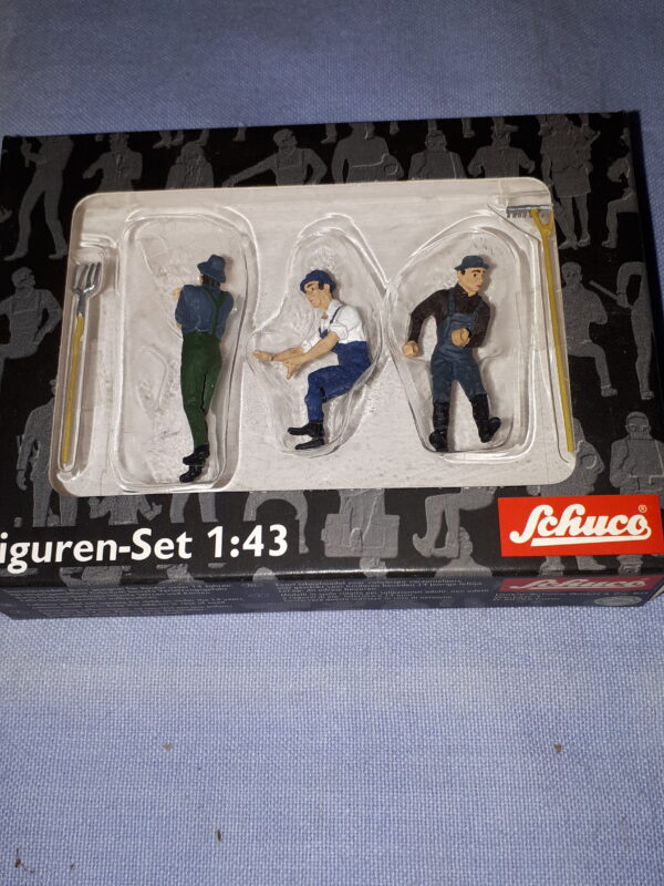 SCHUCO HEUERNTE 1:43