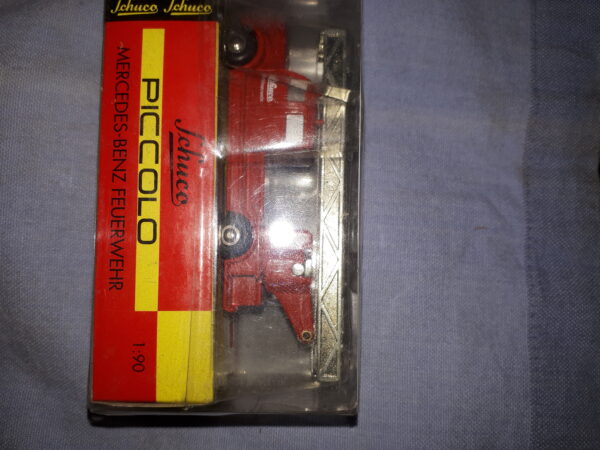 SCHUCO MERCEDES BENZ FEUERWEHR 1:90