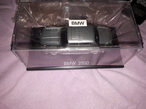 BMW 2500 SILBER 1:43