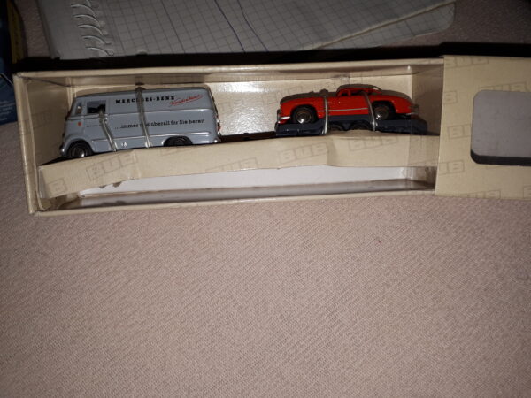 BUB MERCEDES-BENZ L319 „SERVICE “ MIT TRAILER UND 300SL 1:87