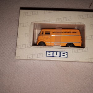BUB MERCEDES-BENZ L319 „ALLES BEWUNDERT MERCEDES-BENZ“ 1:87