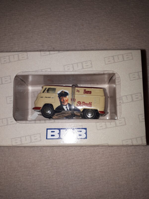 BUB VW BULLI KASTENWAGEN “ DAS HERZ VON ST.PAULI“ 1:87