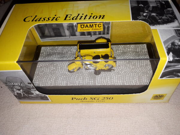 DEUTSCHE POST PUCH SG 250 CLASSIC EDITION 1:43