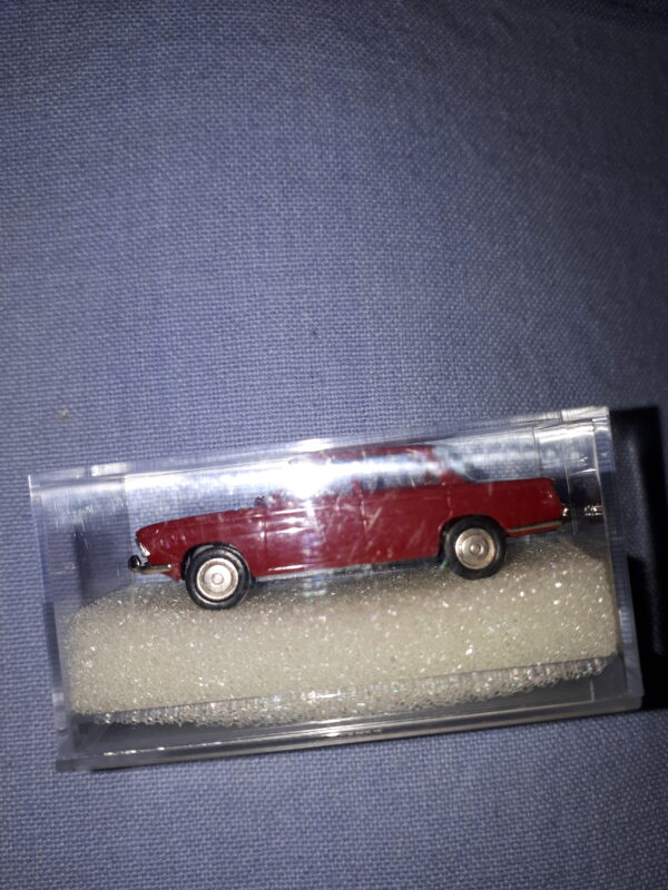 BREKINA HO 1:87 BMW 1800 ROT