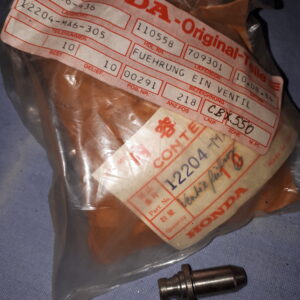 GUIDE IN. VALVE ,CBX 400 C