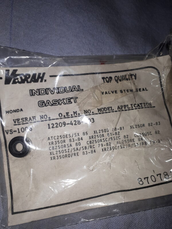 SEAL VALVE STEM. XL250ect.