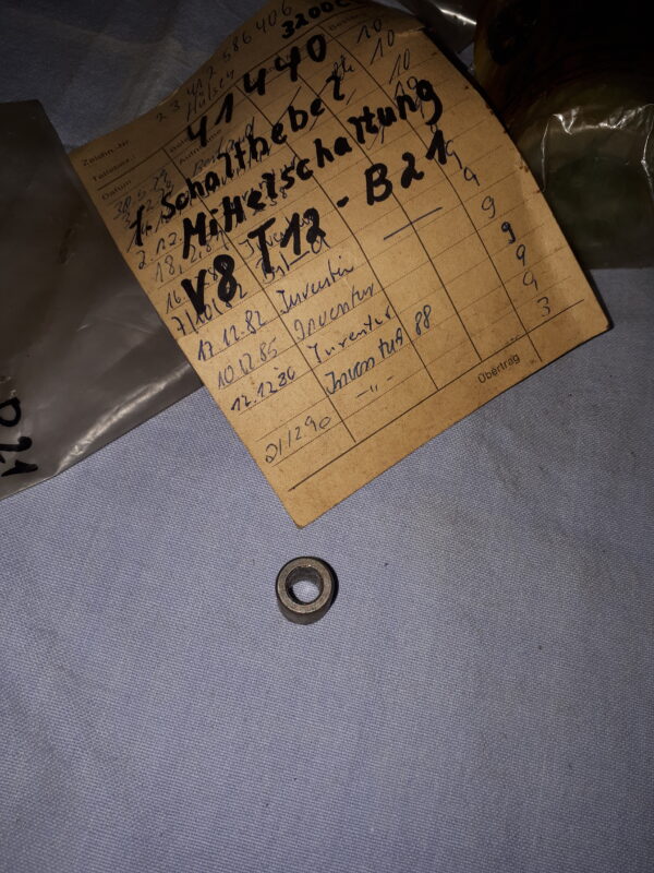 V8 T12-B21 HÜLSE FÜR SCHALTHEBEL MITTELSCHALTUNG ,3200CS