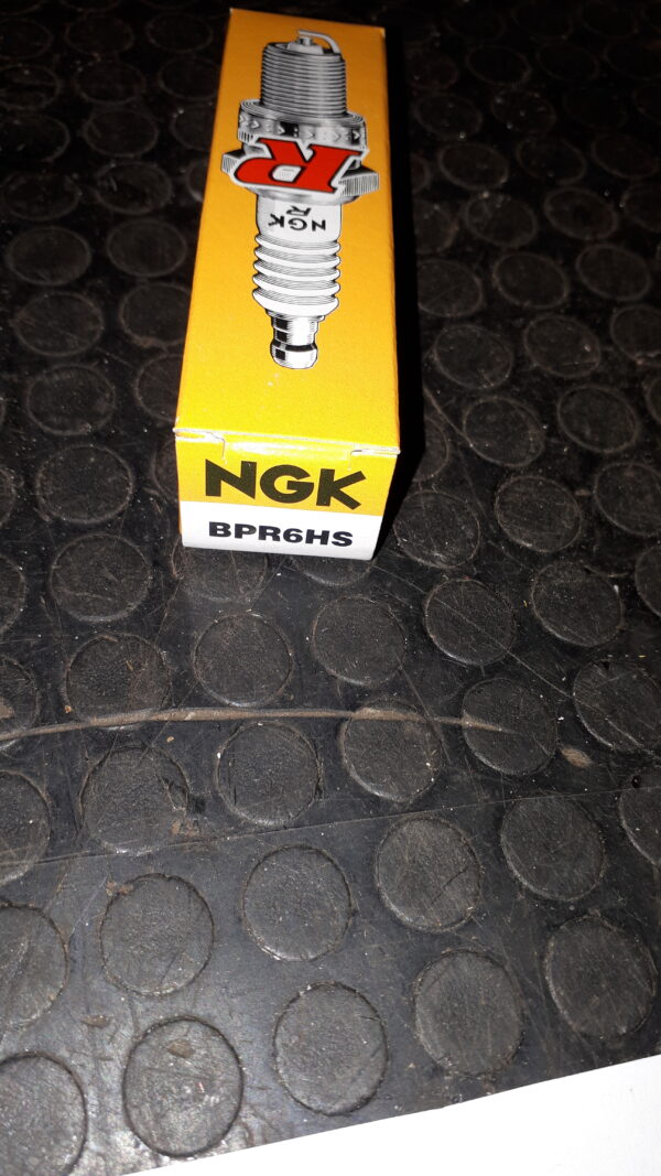 NGK ZÜNDKERZE BPR6HS – 7022