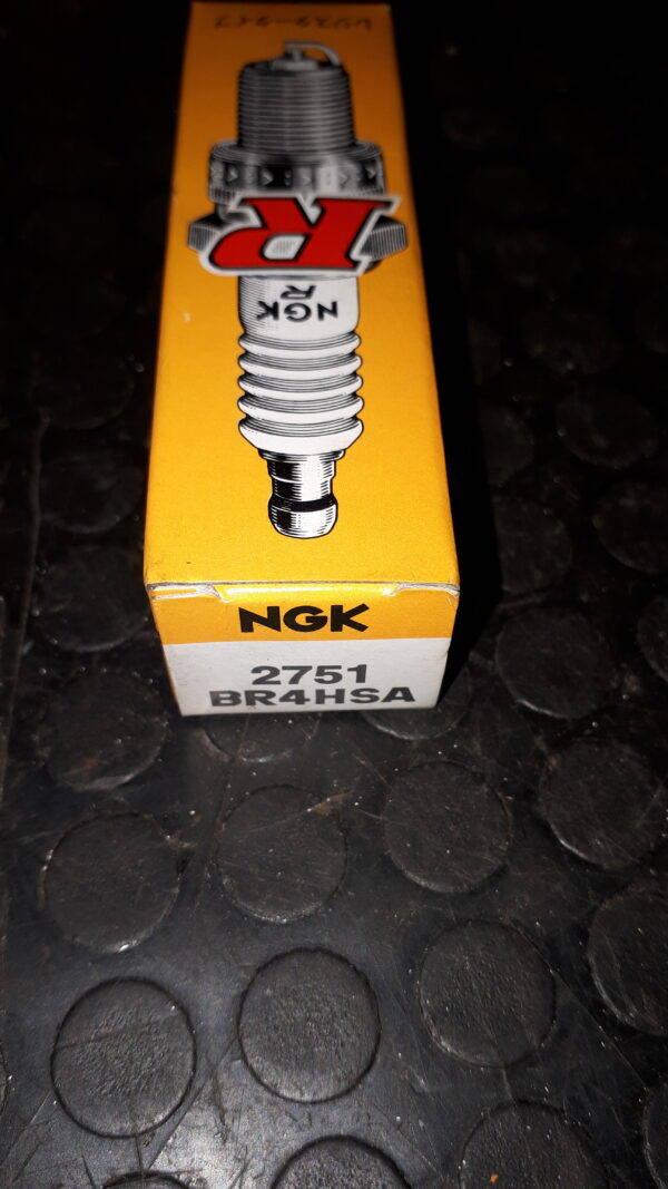 NGK ZÜNDKERZE BR4HSA – 2751