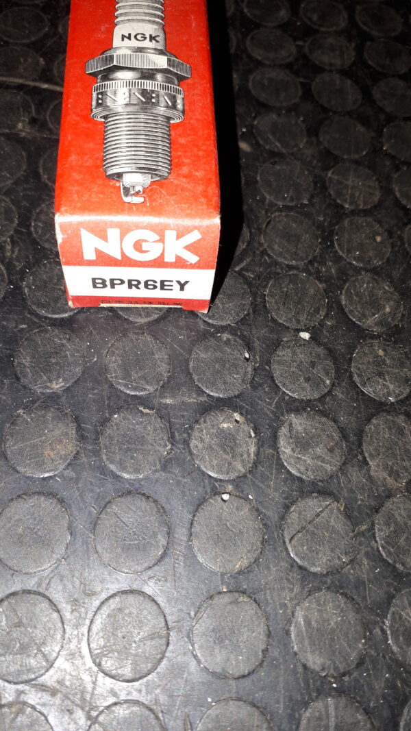 NGK ZÜNDKERZE BPR6EY